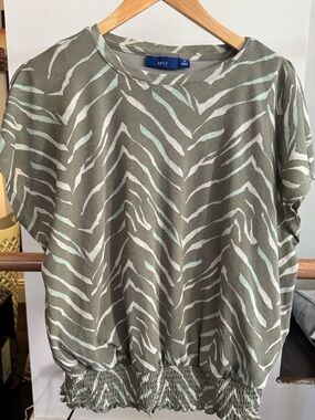 Apt. 9 Olive Zebra-Print Short Sleeve Tunic with Mint Accents
